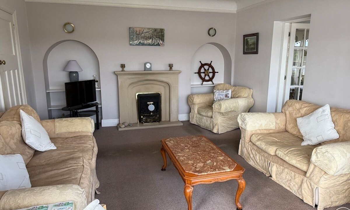 Photo of Livingroom in Henryd