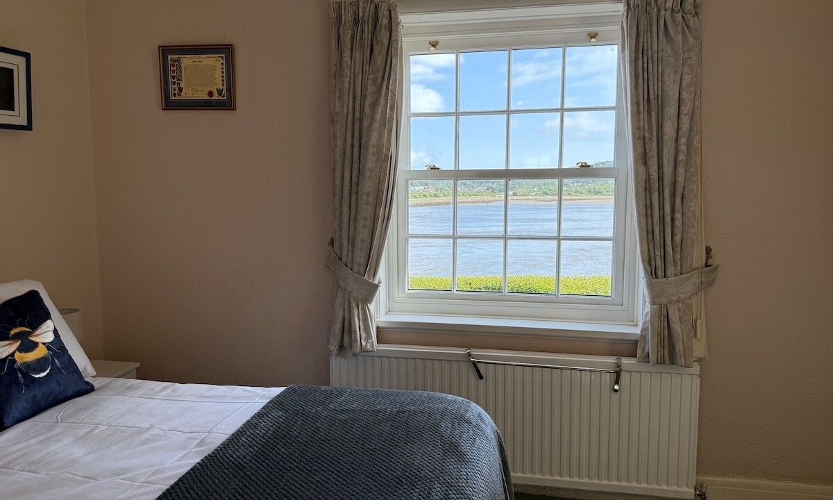 Photo of Bedroom in Henryd