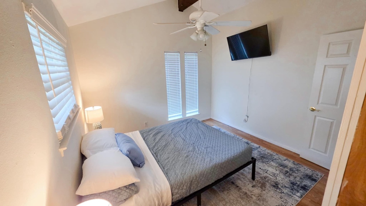 Photo of Bedroom in North San Antonio - SAT