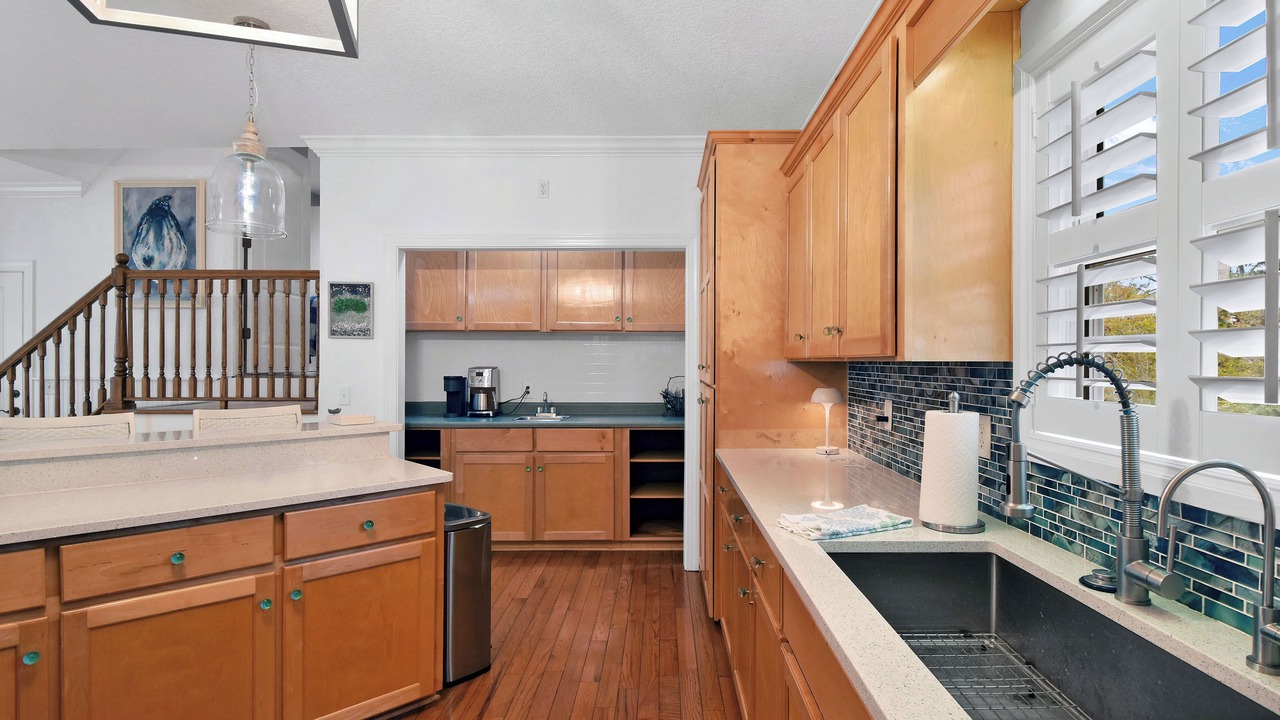 Photo of Others in Saint Simons Heights