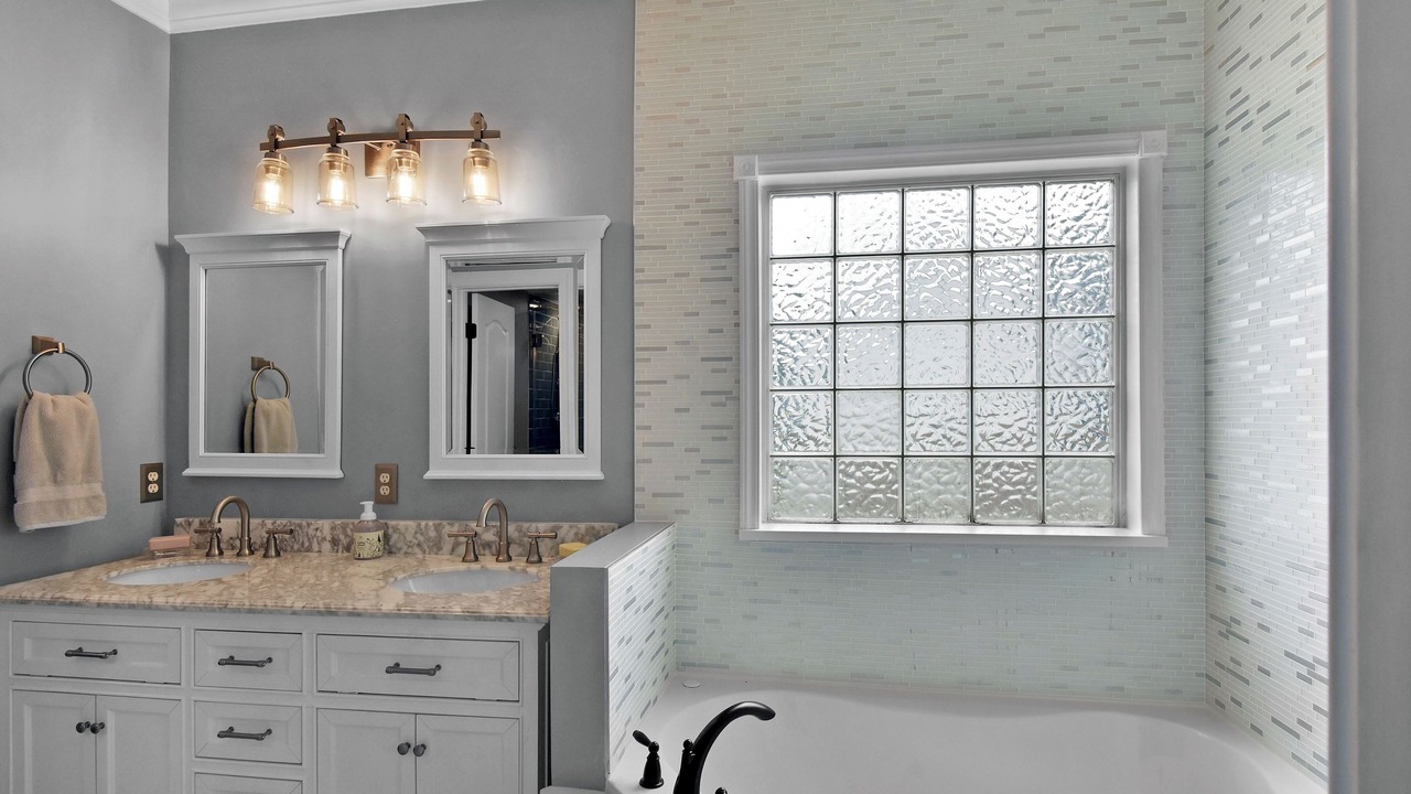 Photo of Others in Saint Simons Heights