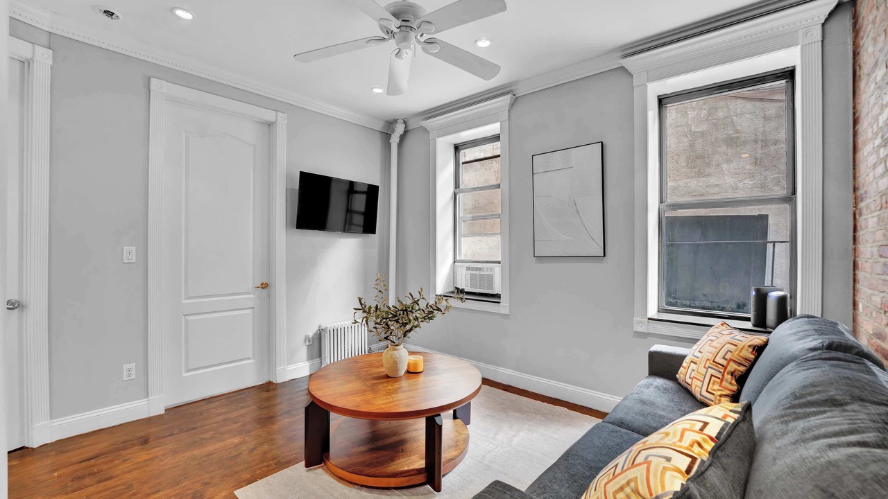 Photo of Livingroom in Gramercy