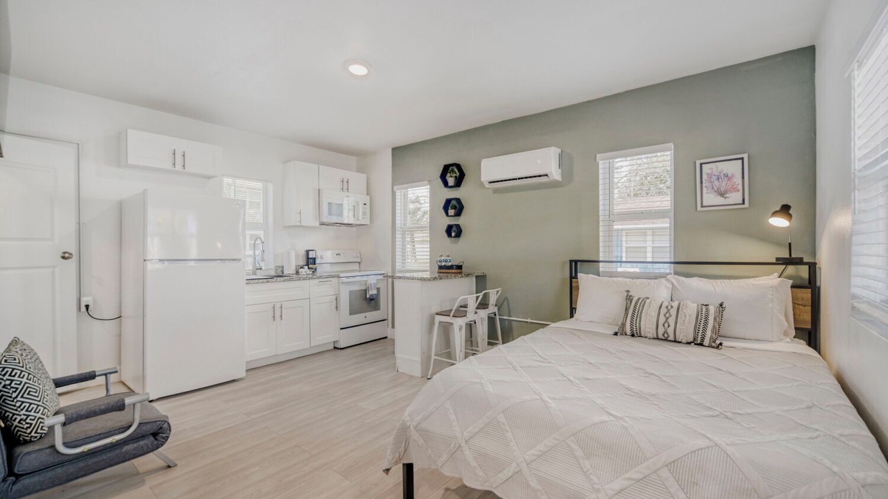 Photo of Bedroom in Tropic