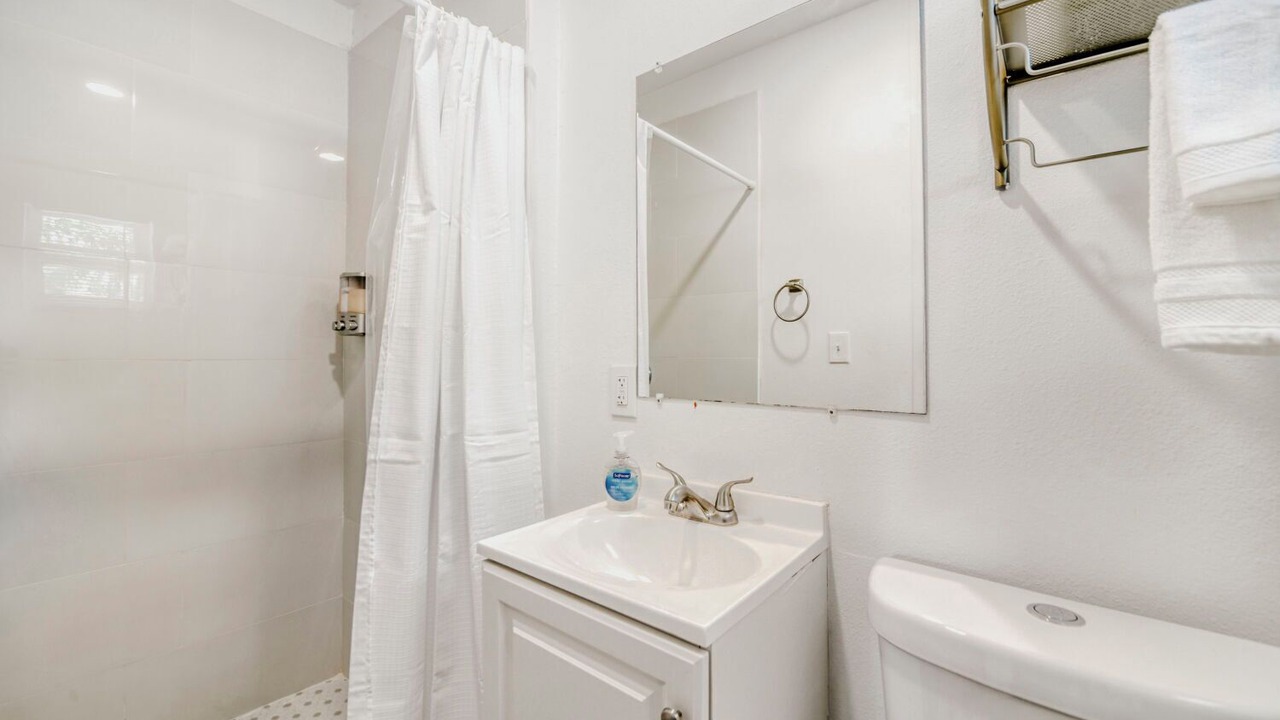 Photo of Bathroom in Tropic
