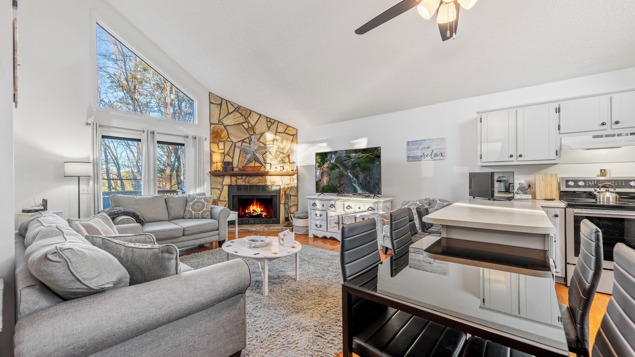 Photo of Livingroom in Ellijay
