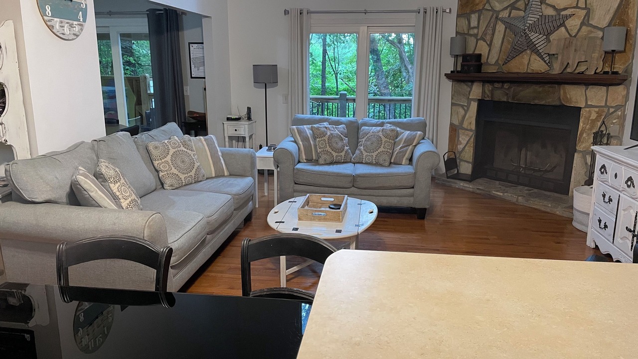 Photo of Livingroom in Ellijay