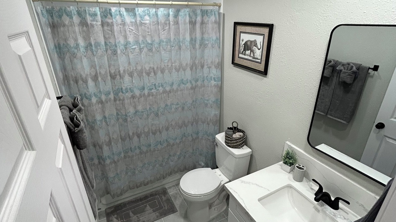 Photo of Bathroom in North Oak Park