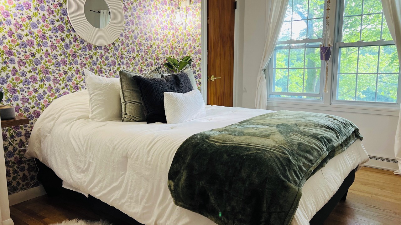 Photo of Bedroom in Oswego