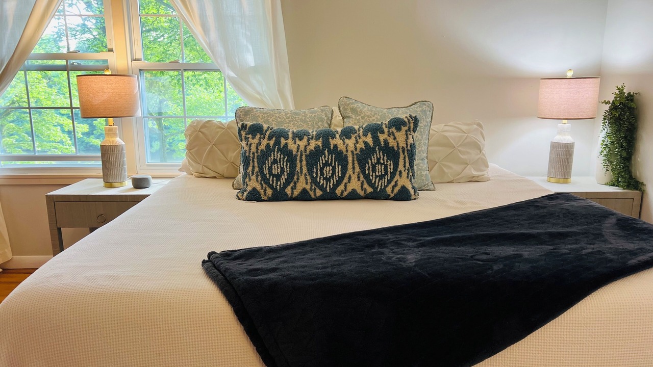 Photo of Bedroom in Oswego