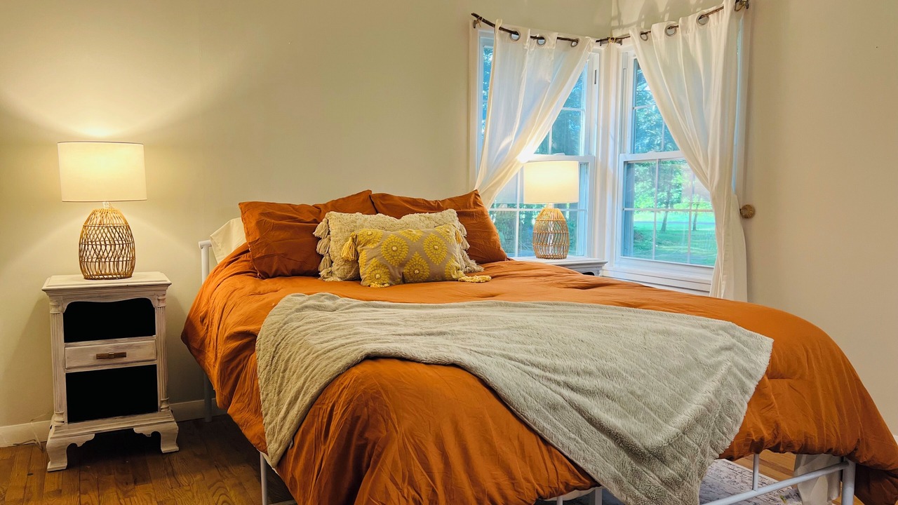 Photo of Bedroom in Oswego