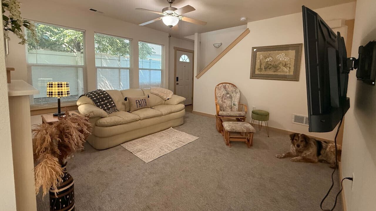 Photo of Livingroom in Southwest Ada County Alliance