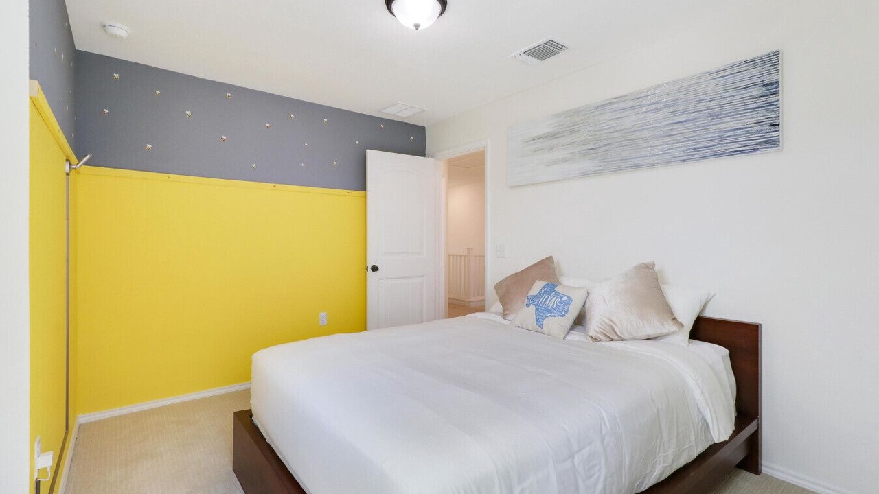 Photo of Bedroom in McNeil
