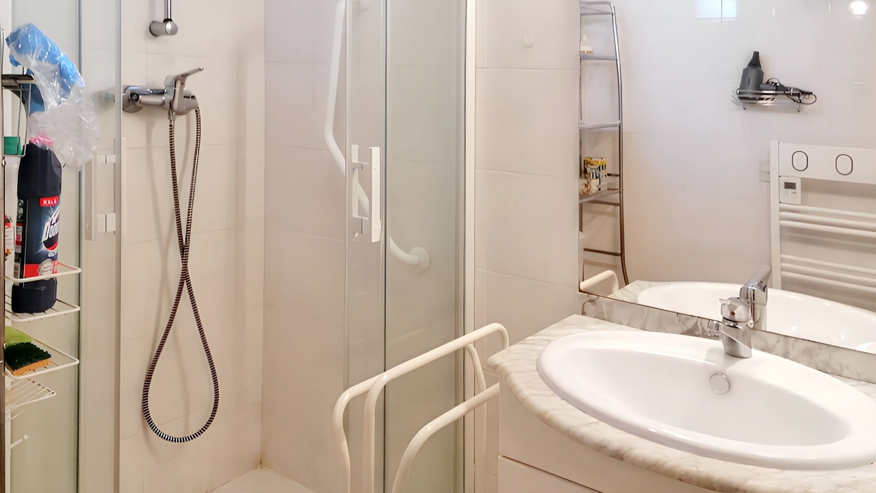 Photo of Bathroom in Saint-Mamet