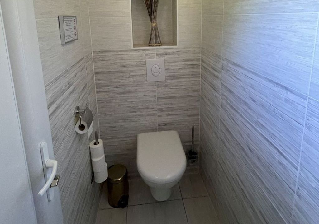 Photo of Bathroom in Veigne