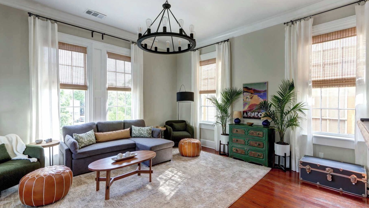 Photo of Livingroom in Savannah Victorian District