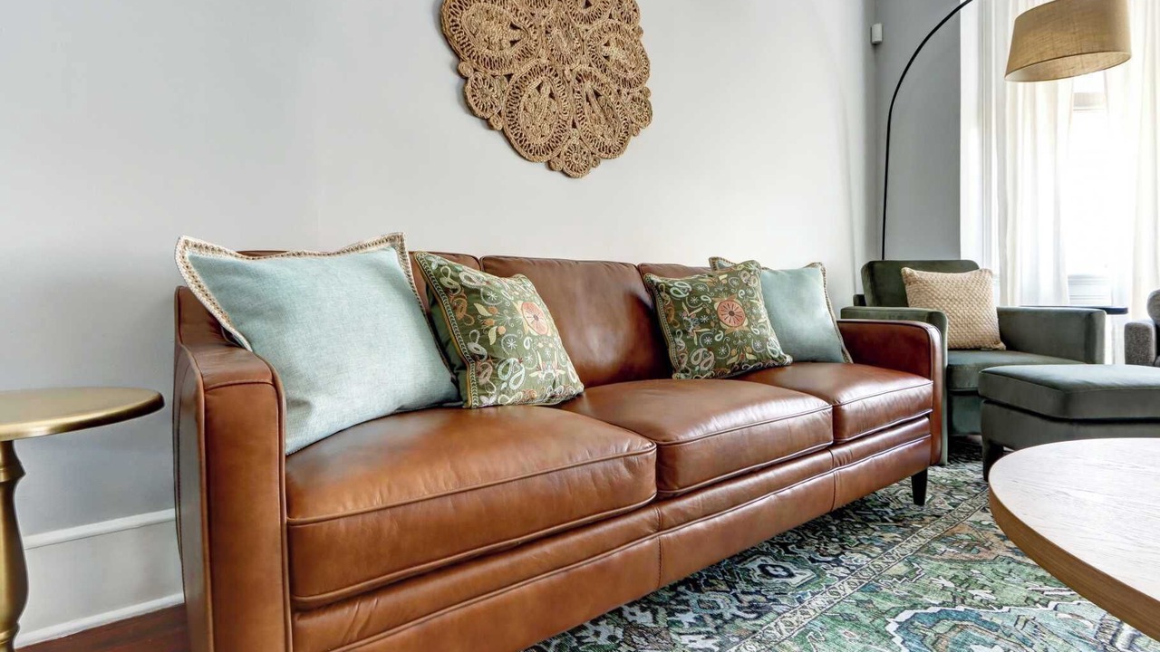 Photo of Livingroom in Savannah Victorian District