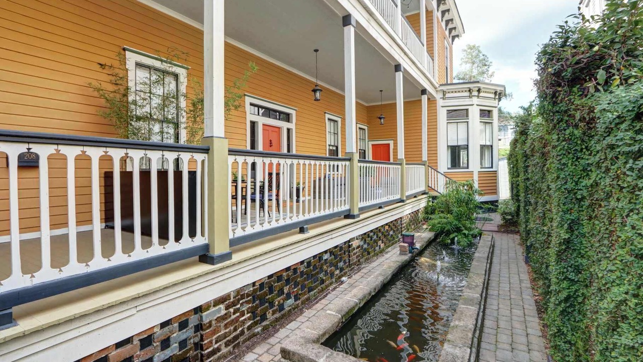 Photo of Patio Balcony in Savannah Victorian District