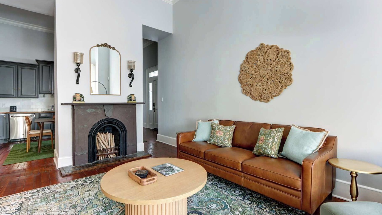 Photo of Livingroom in Savannah Victorian District