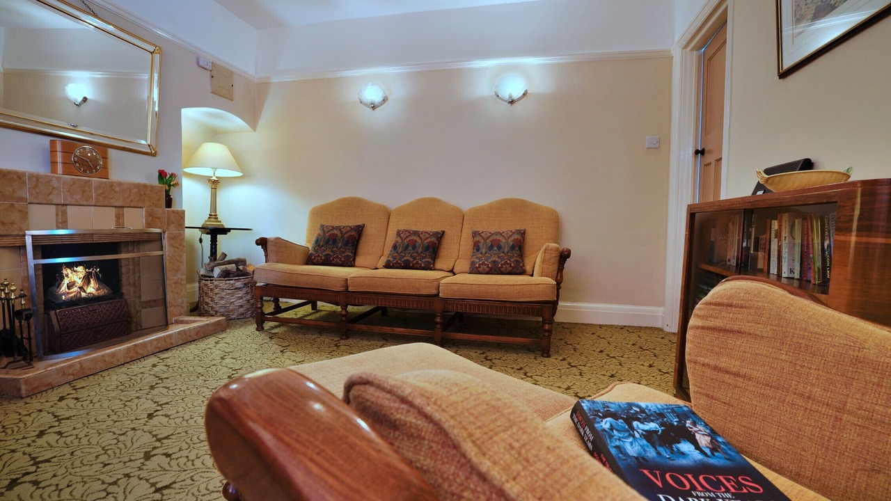 Photo of Livingroom in Ault Hucknall