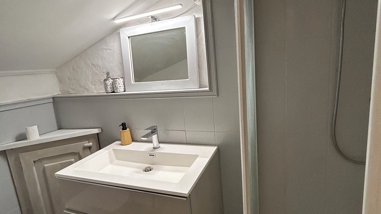 Photo of Bathroom in Figanieres