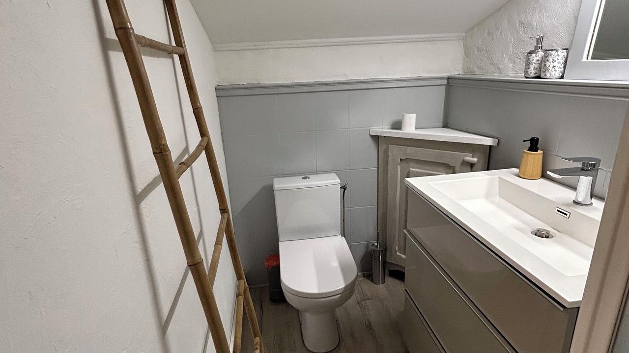 Photo of Bathroom in Figanieres