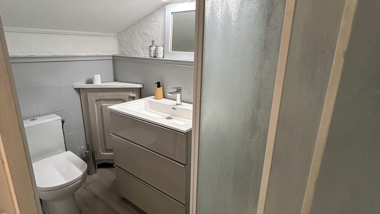 Photo of Bathroom in Figanieres