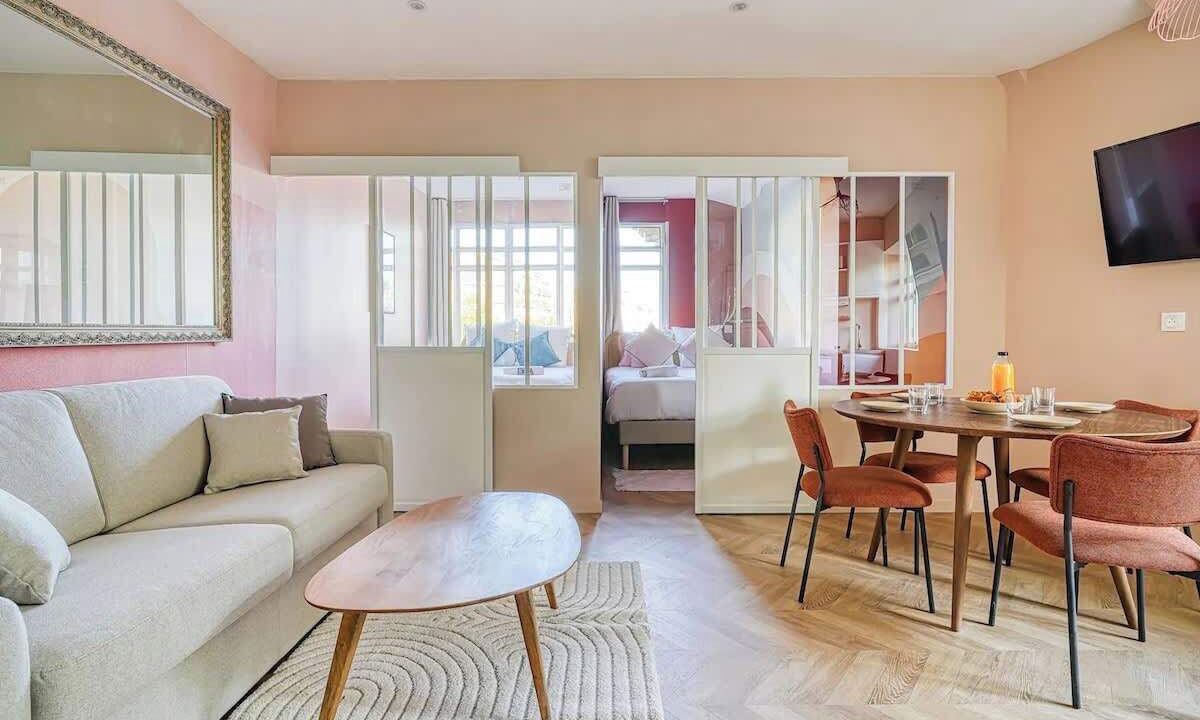 Photo of Livingroom in Quartier de la Plaine-de-Monceaux