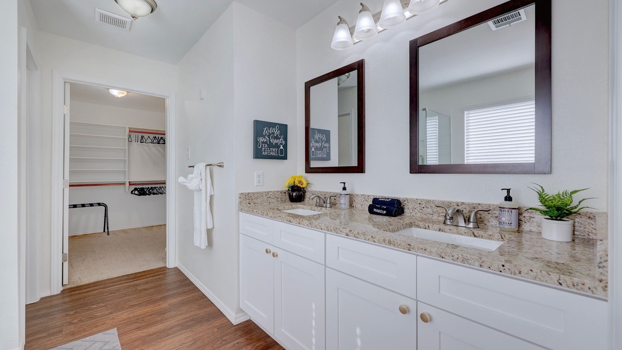 Photo of Bathroom in Willow Run