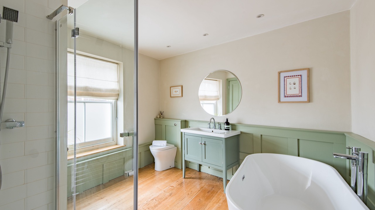 Photo of Bathroom in Deal
