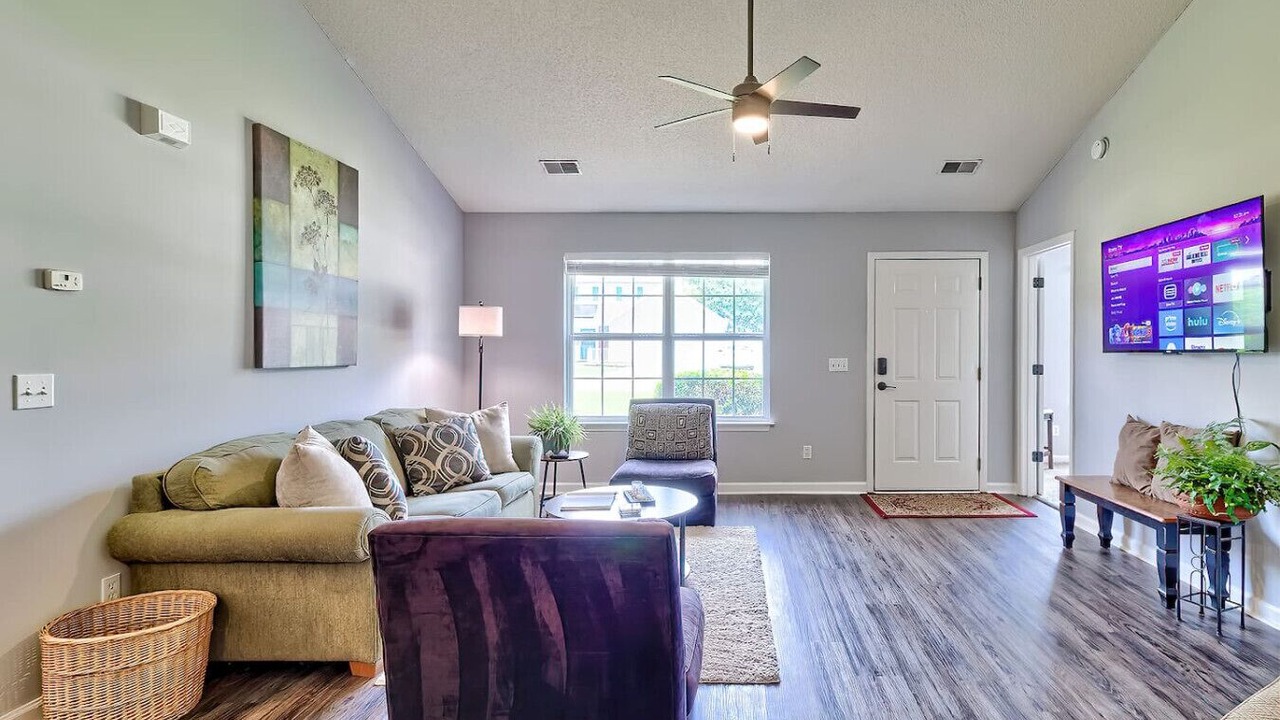 Photo of Livingroom in Huntcliff
