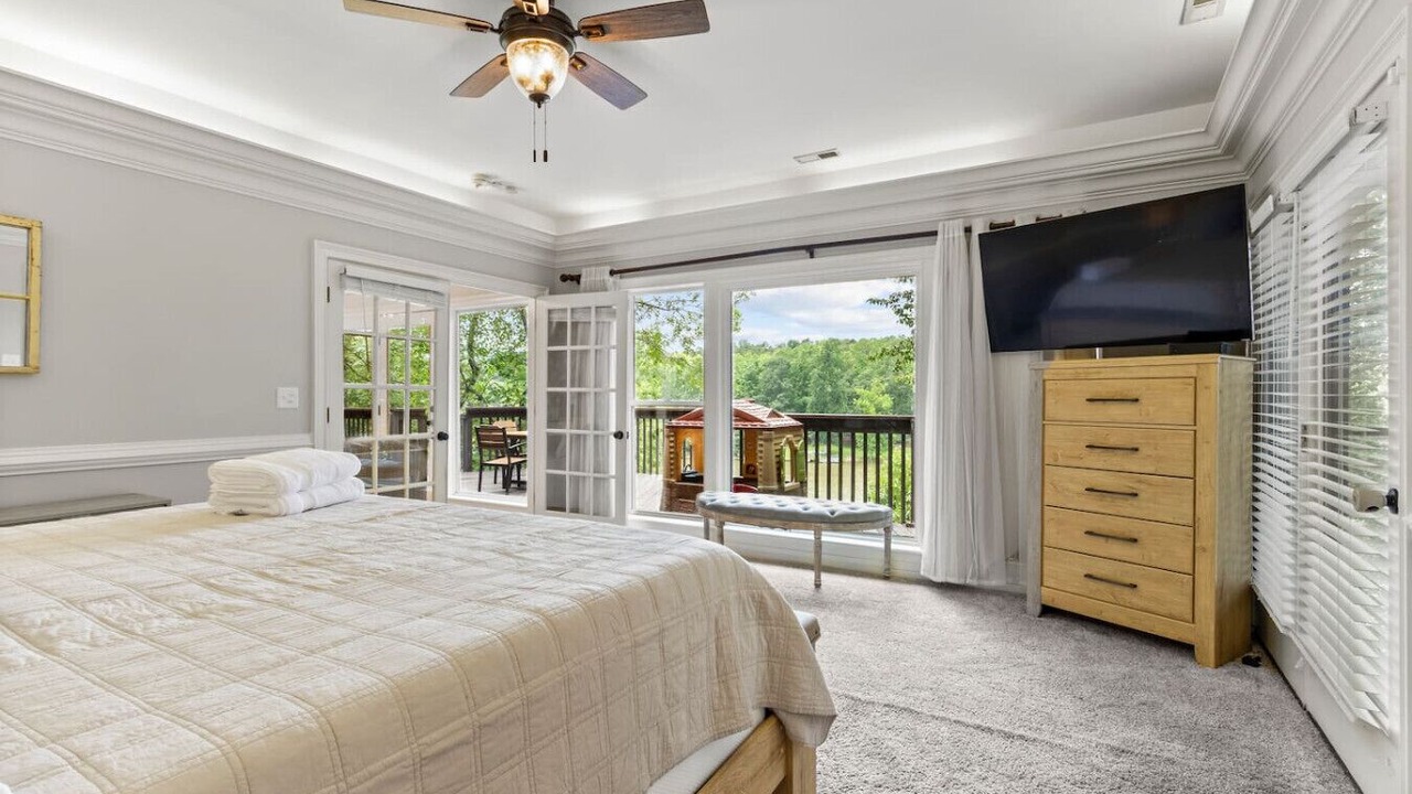 Photo of Bedroom in Berea