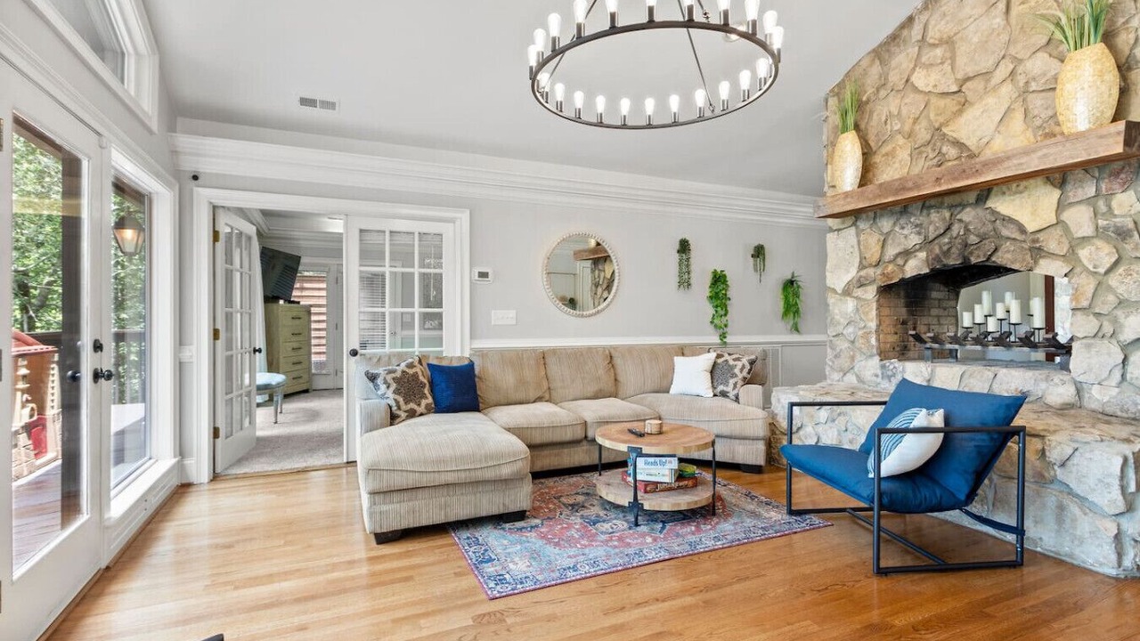 Photo of Livingroom in Berea