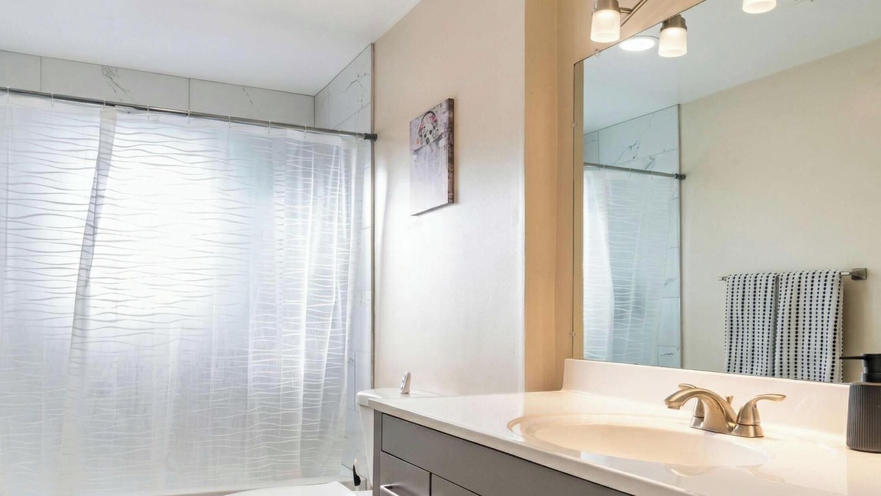 Photo of Bathroom in Foothill Farms