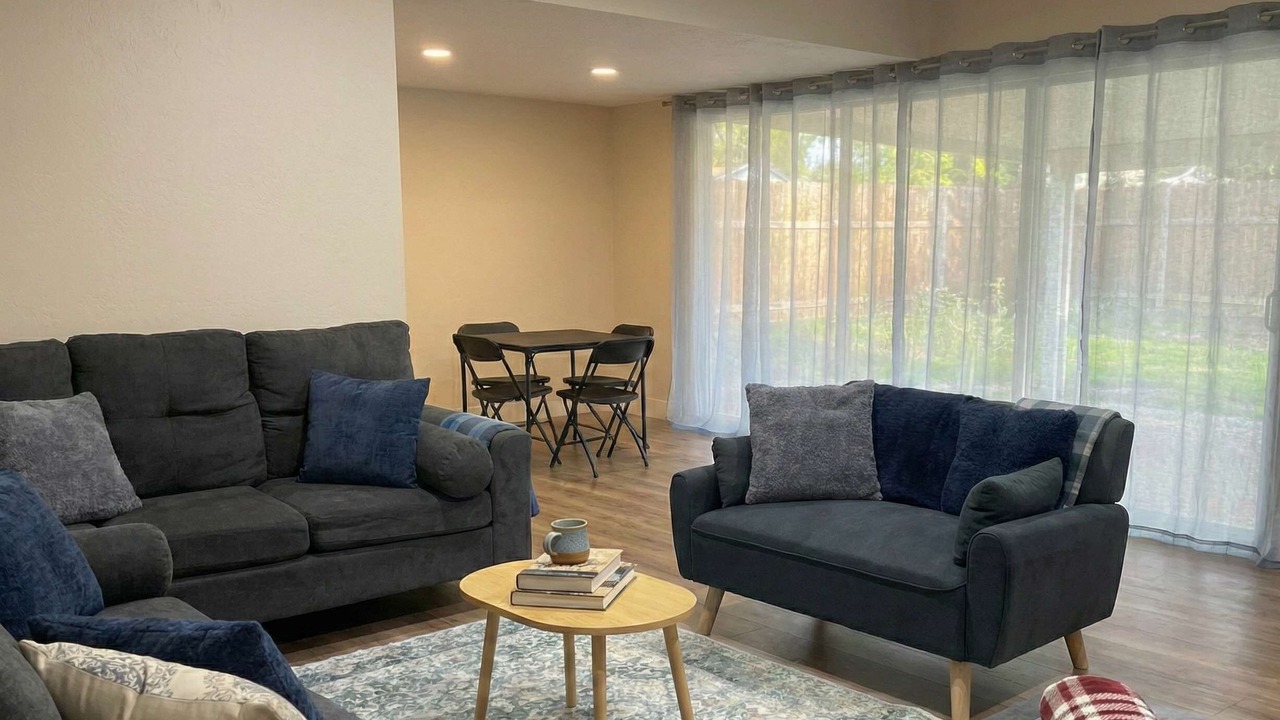 Photo of Livingroom in Foothill Farms