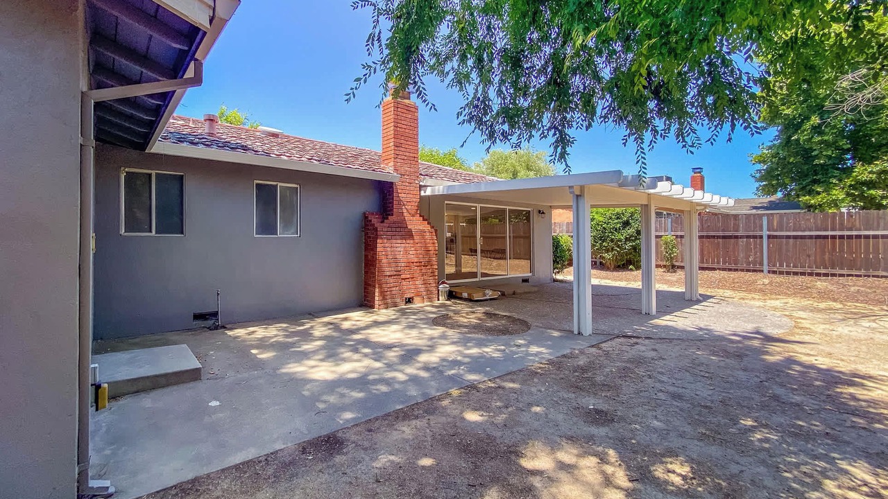 Photo of Outdoor in Foothill Farms