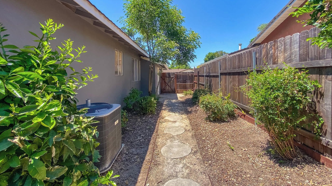 Photo of Outdoor in Foothill Farms