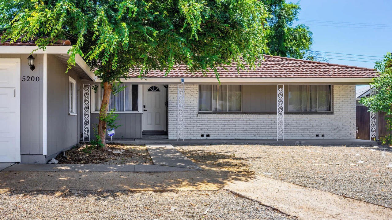 Photo of Outdoor in Foothill Farms