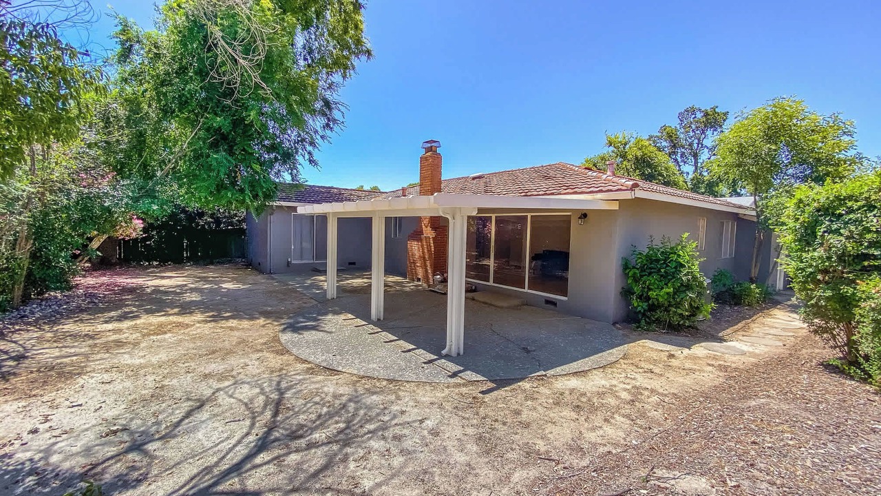 Photo of Outdoor in Foothill Farms