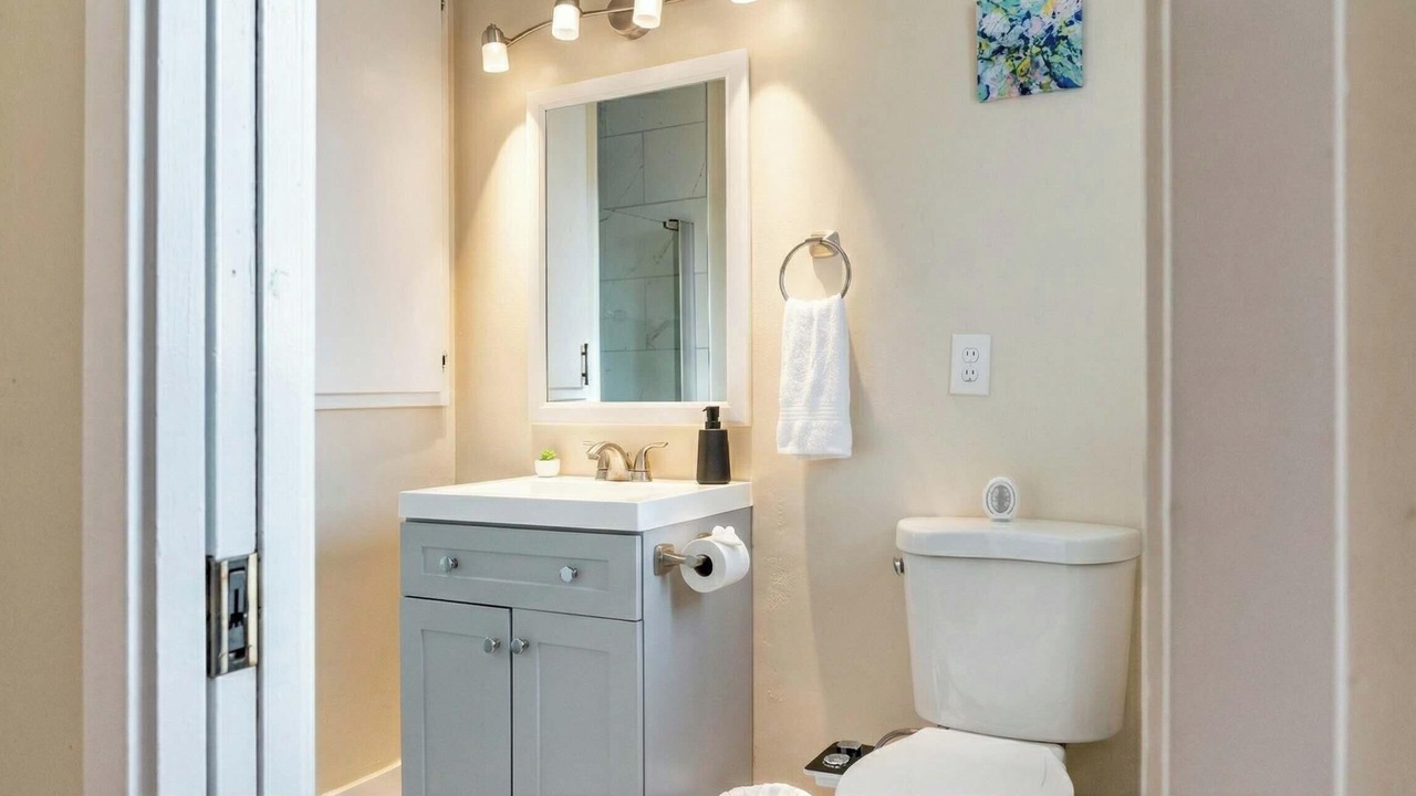 Photo of Bathroom in Foothill Farms