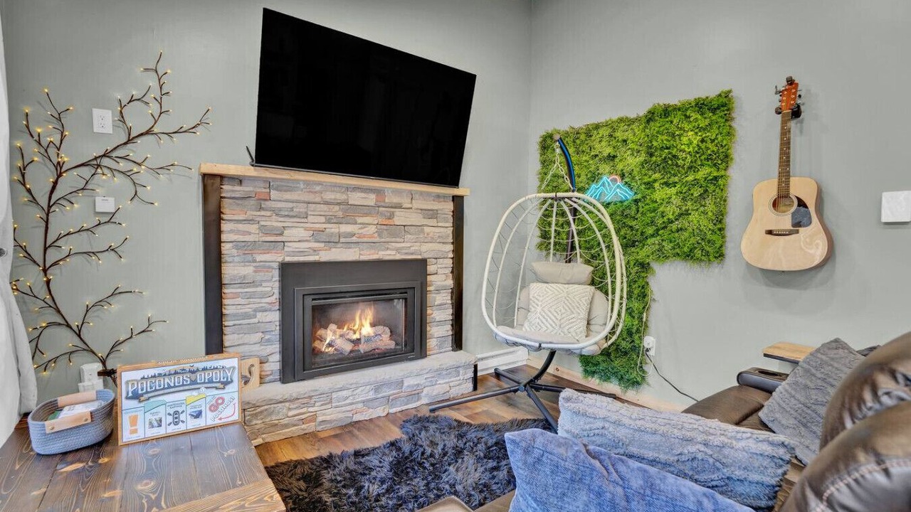 Photo of Livingroom in Briar Crest Woods