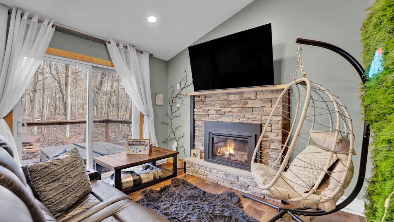 Photo of Livingroom in Briar Crest Woods