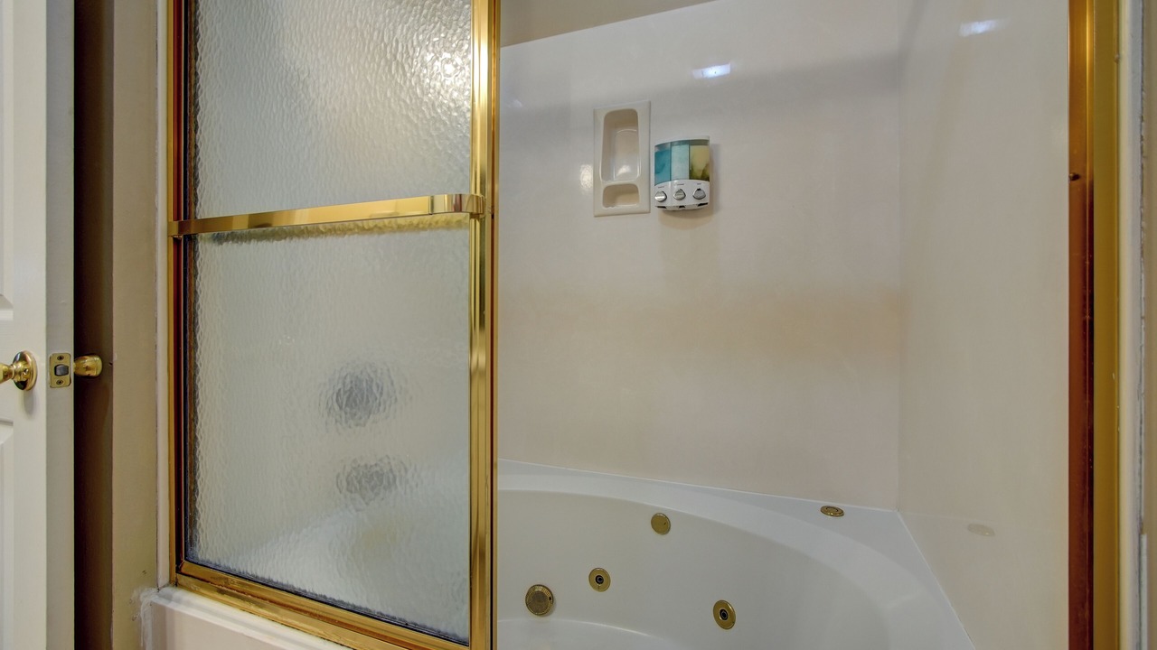 Photo of Bathroom in Mount Ida