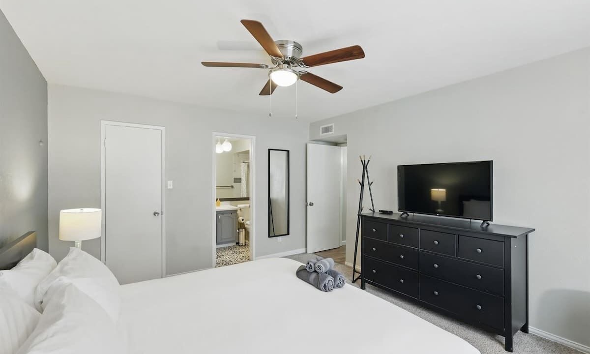 Photo of Bedroom in Northeast Carrollton