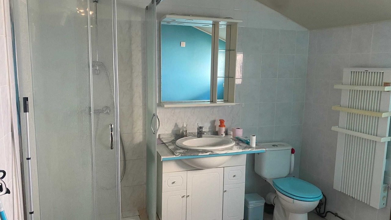 Photo of Bathroom in Clion