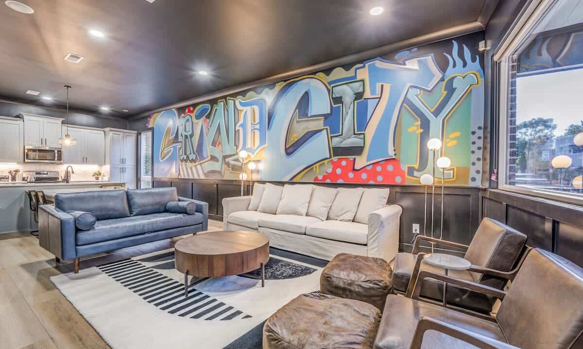 Photo of Livingroom in Cooper-Young Historic District