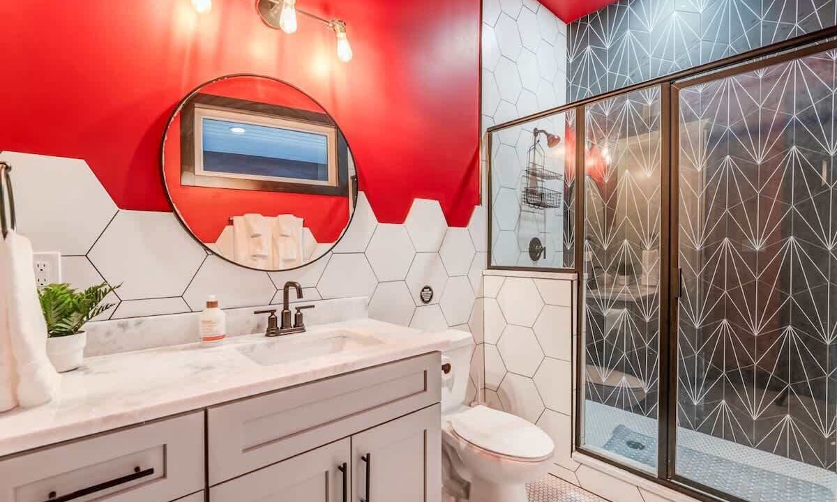 Photo of Bathroom in Cooper-Young Historic District