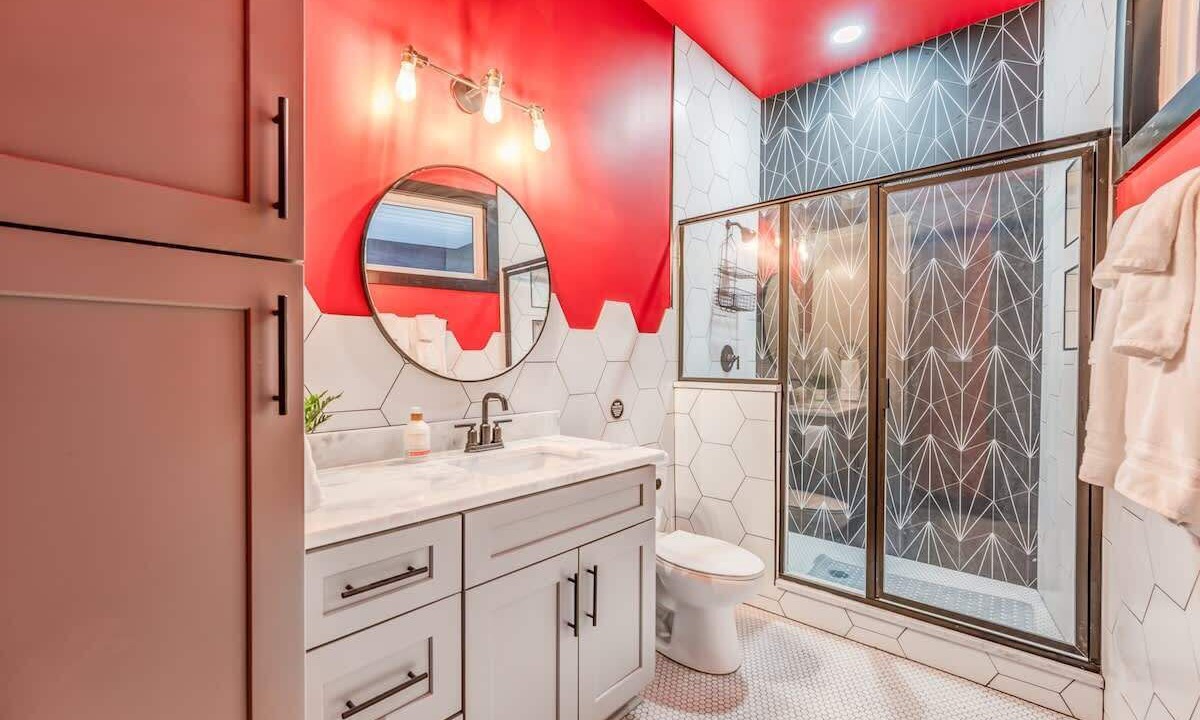 Photo of Bathroom in Cooper-Young Historic District