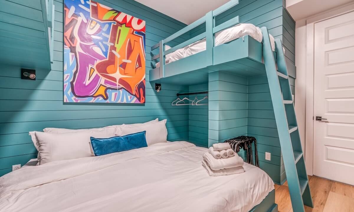 Photo of Bedroom in Cooper-Young Historic District