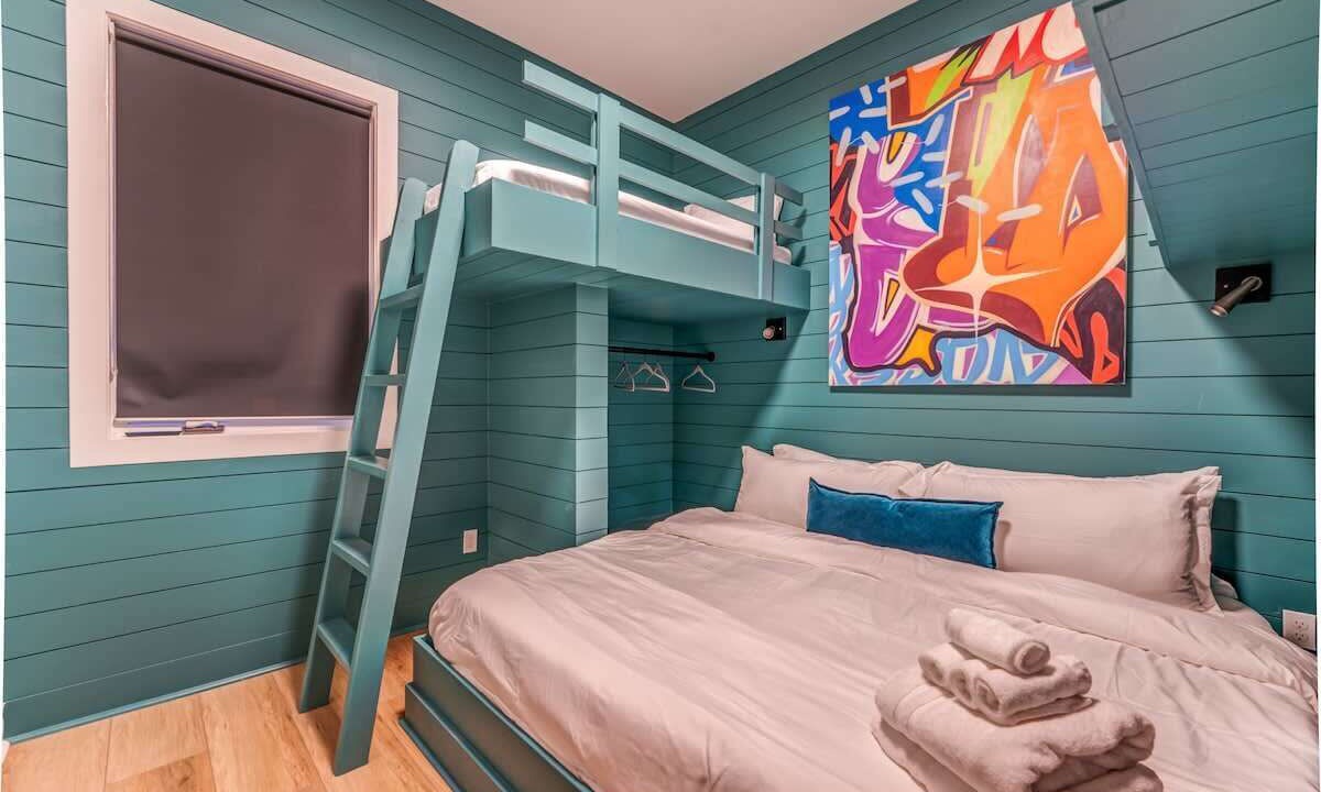 Photo of Bedroom in Cooper-Young Historic District