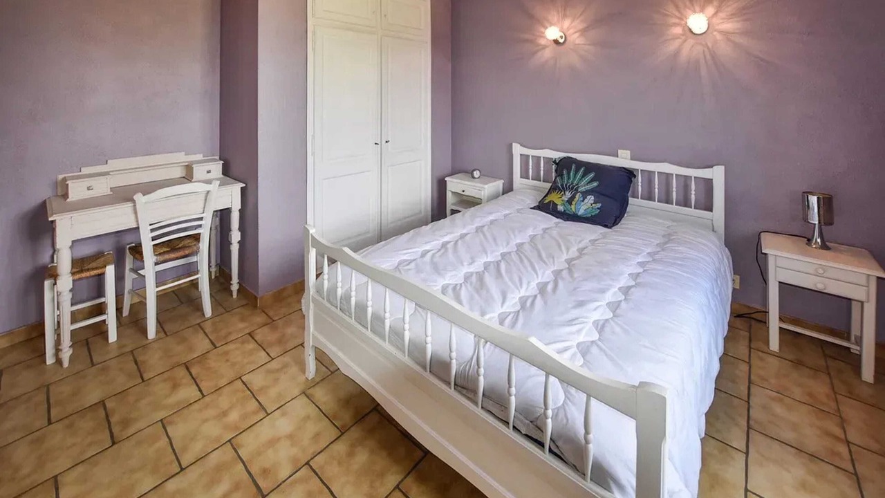 Photo of Bedroom in Loriol-du-Comtat